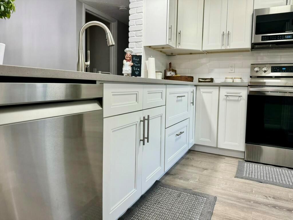 VILLAGES OF ORIOLE DEAUVILLE CONDO - Residential Lease