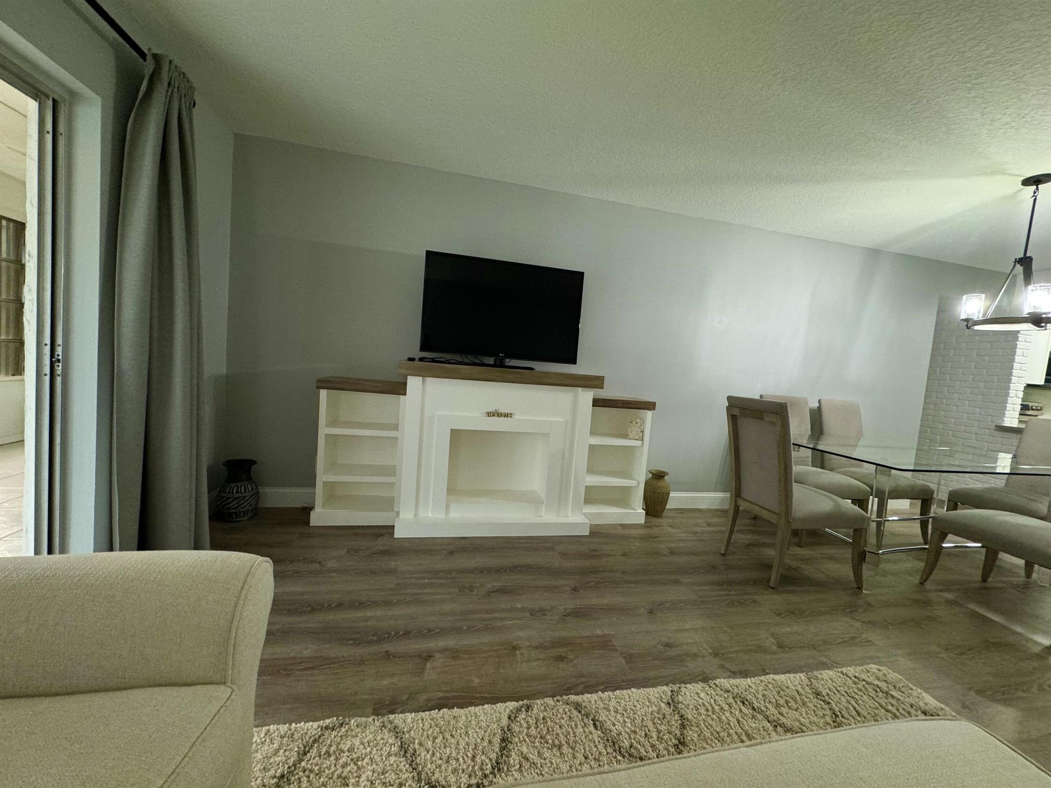 VILLAGES OF ORIOLE DEAUVILLE CONDO - Residential Lease