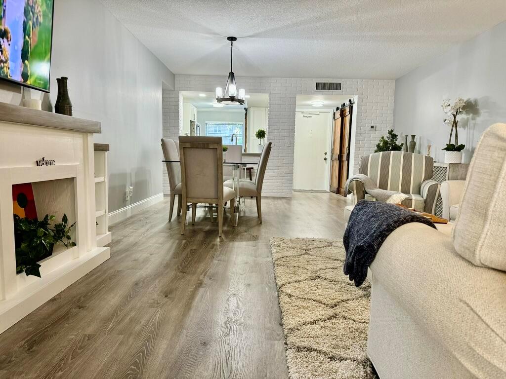 VILLAGES OF ORIOLE DEAUVILLE CONDO - Residential Lease