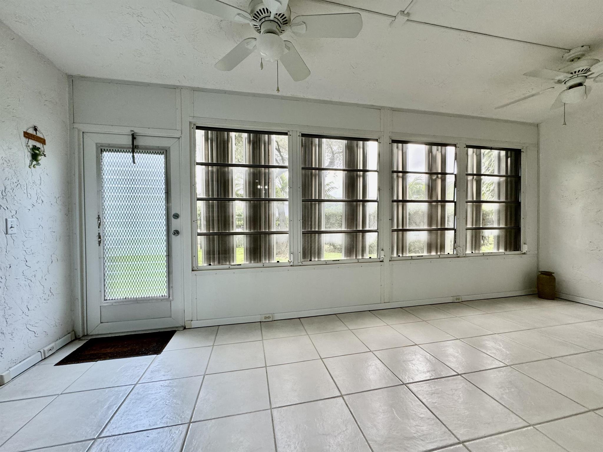 VILLAGES OF ORIOLE DEAUVILLE CONDO - Residential Lease