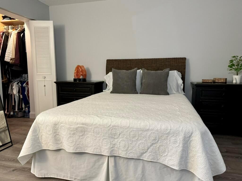 VILLAGES OF ORIOLE DEAUVILLE CONDO - Residential Lease