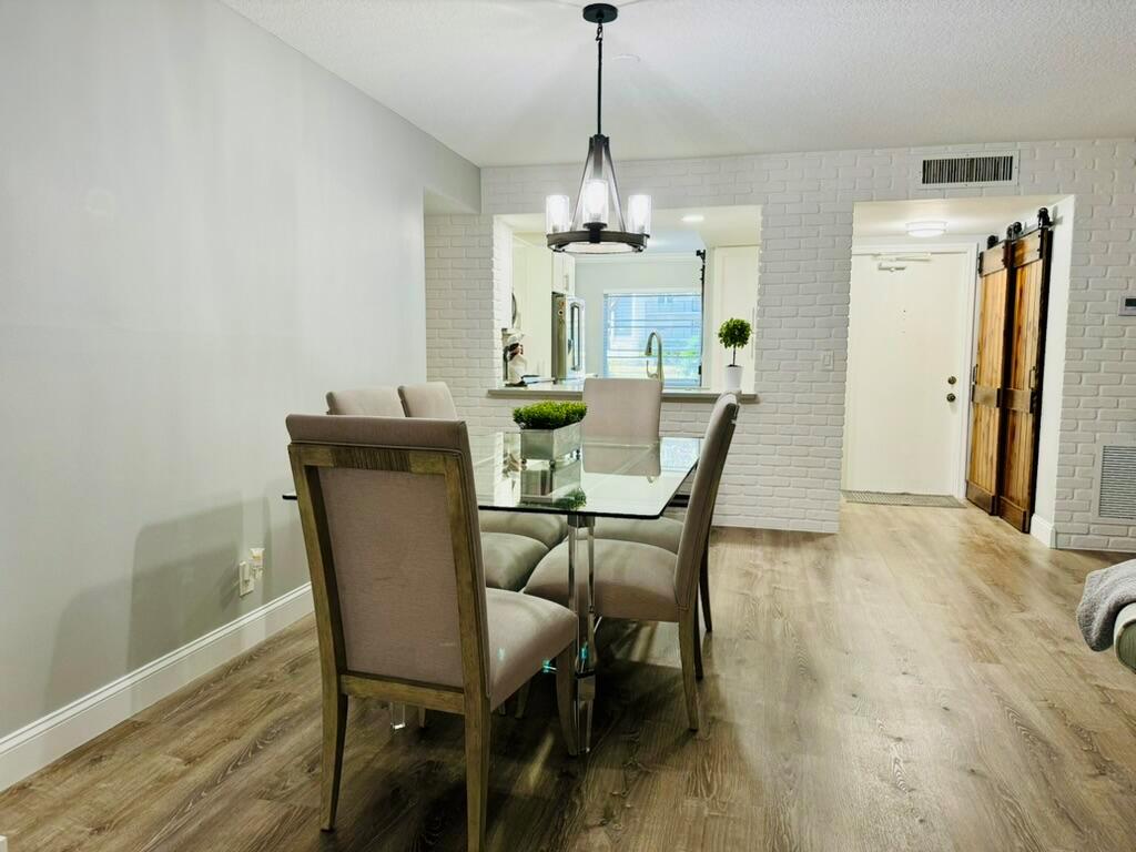 VILLAGES OF ORIOLE DEAUVILLE CONDO - Residential Lease