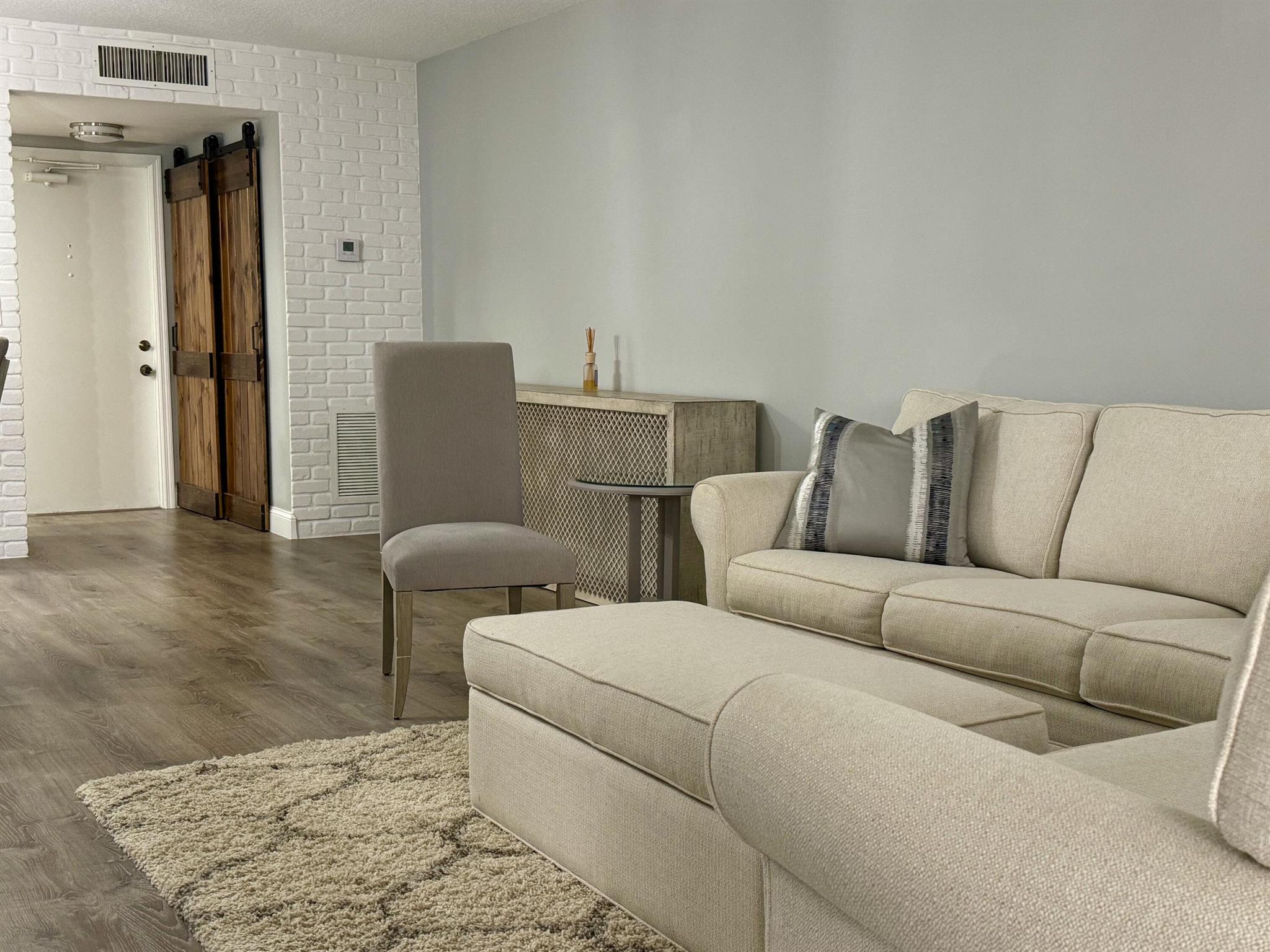 VILLAGES OF ORIOLE DEAUVILLE CONDO - Residential Lease