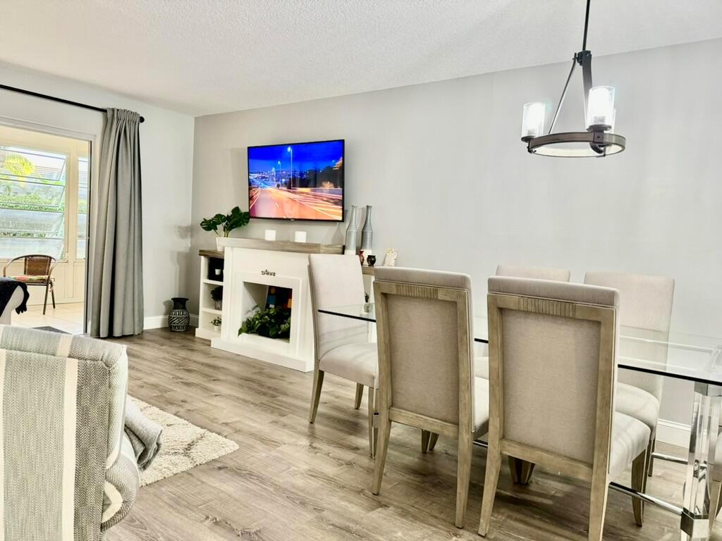 VILLAGES OF ORIOLE DEAUVILLE CONDO - Residential Lease