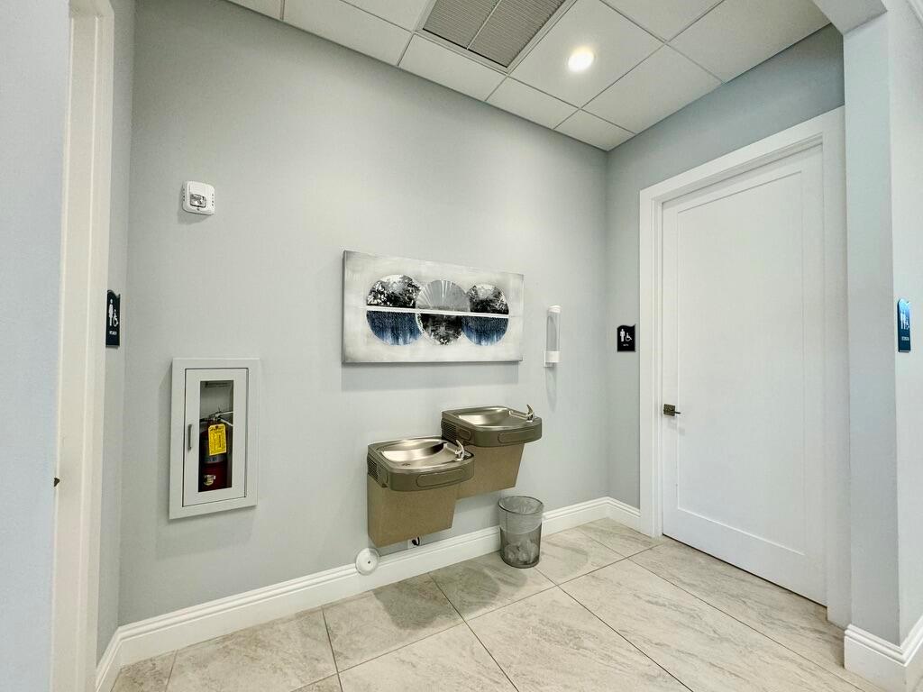 VILLAGES OF ORIOLE DEAUVILLE CONDO - Residential Lease