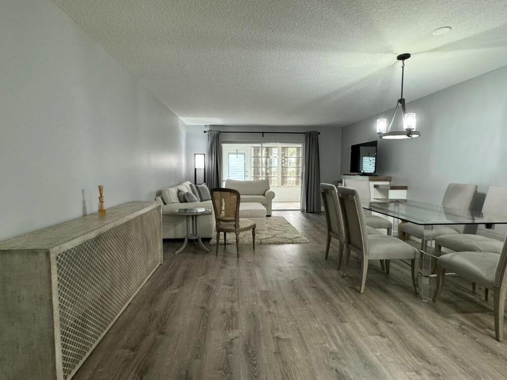 VILLAGES OF ORIOLE DEAUVILLE CONDO - Residential Lease