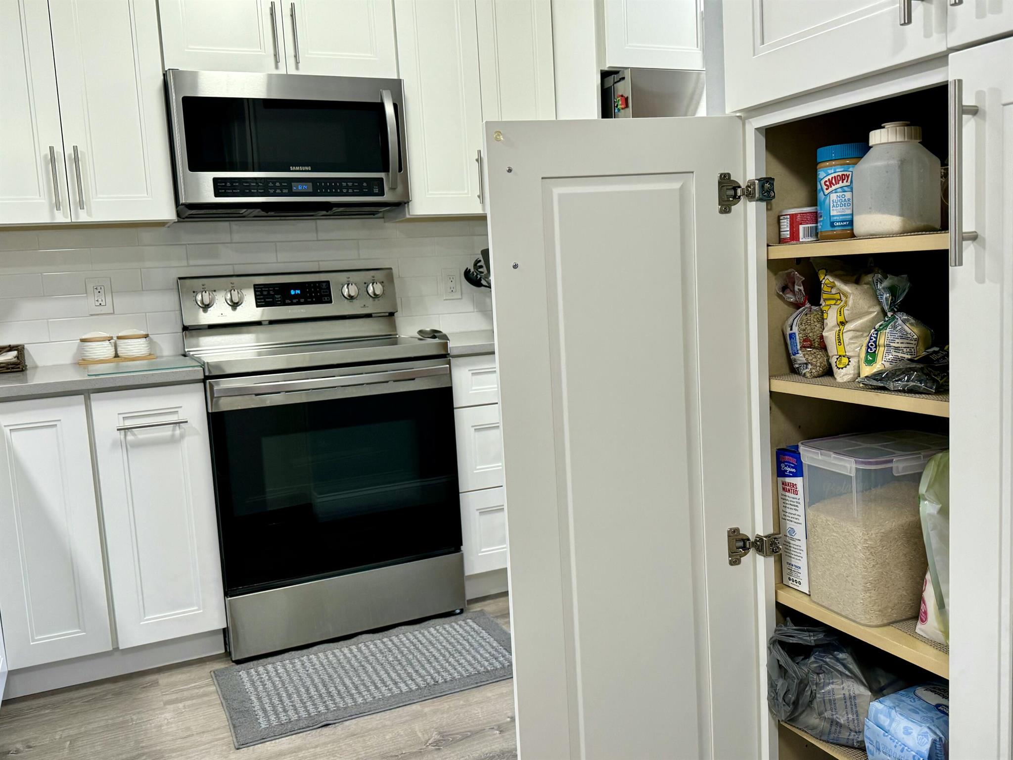 VILLAGES OF ORIOLE DEAUVILLE CONDO - Residential Lease