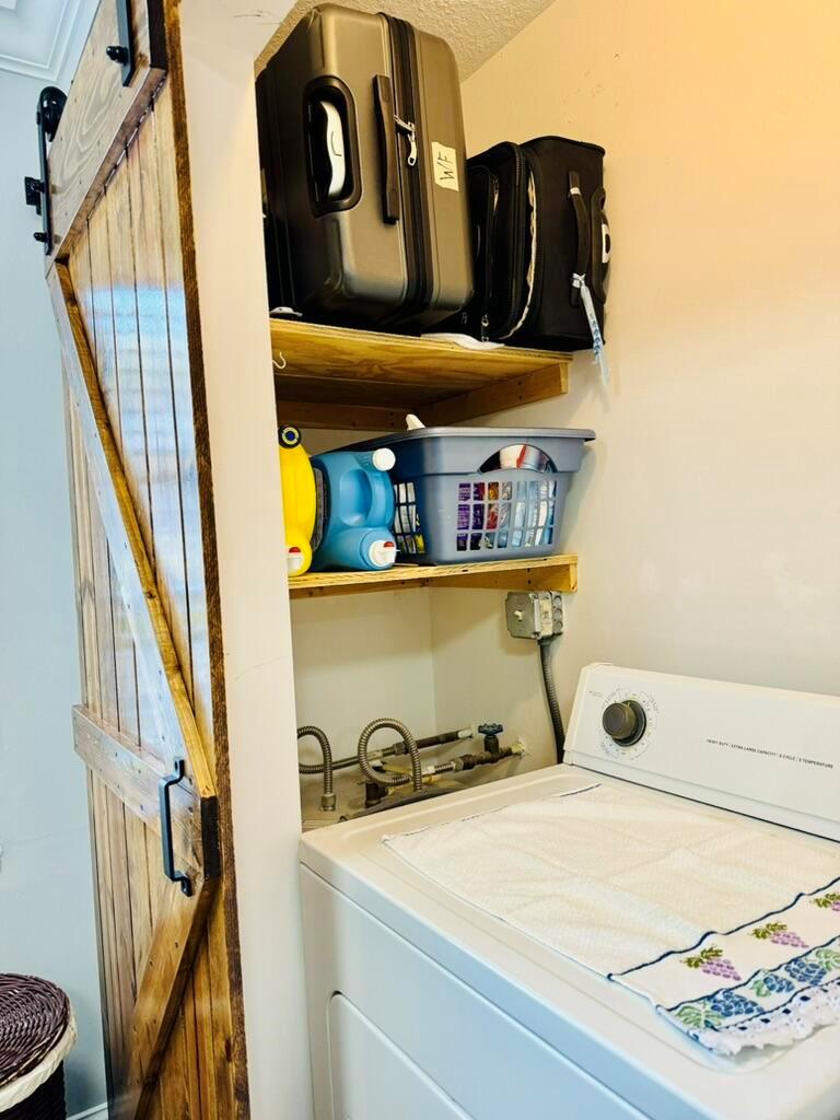 VILLAGES OF ORIOLE DEAUVILLE CONDO - Residential Lease