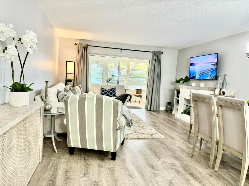 VILLAGES OF ORIOLE DEAUVILLE CONDO - Residential Lease