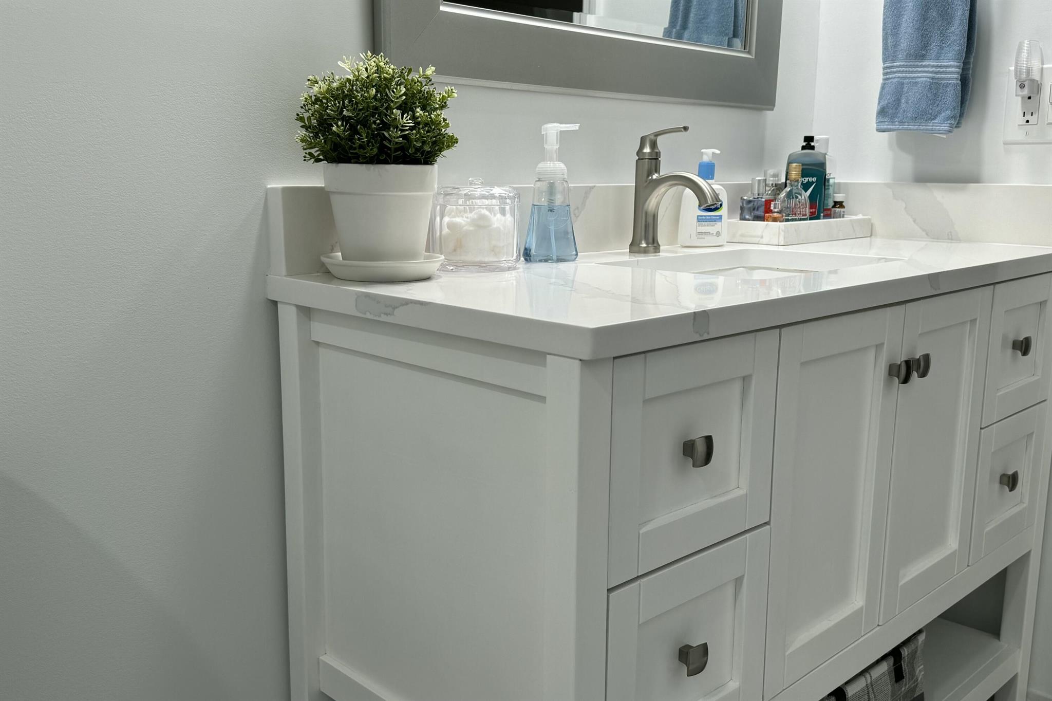 VILLAGES OF ORIOLE DEAUVILLE CONDO - Residential Lease