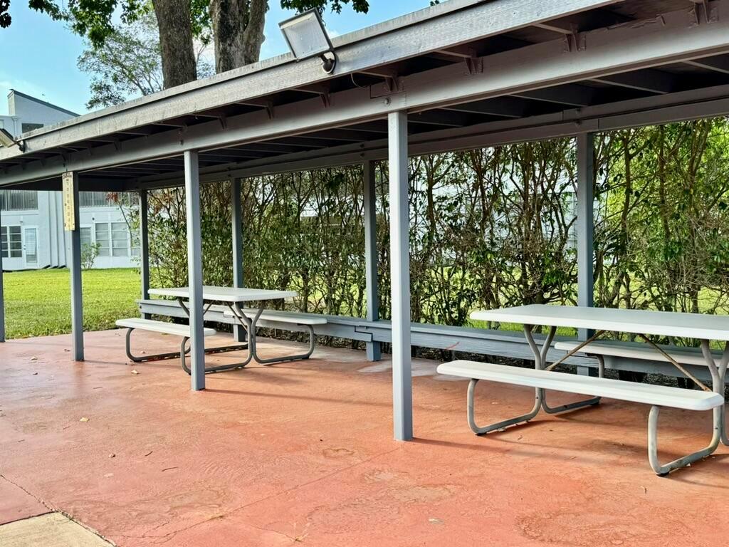 VILLAGES OF ORIOLE DEAUVILLE CONDO - Residential Lease