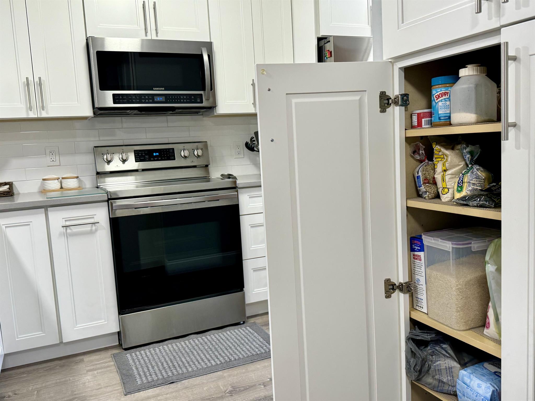 VILLAGES OF ORIOLE DEAUVILLE CONDO - Residential Lease