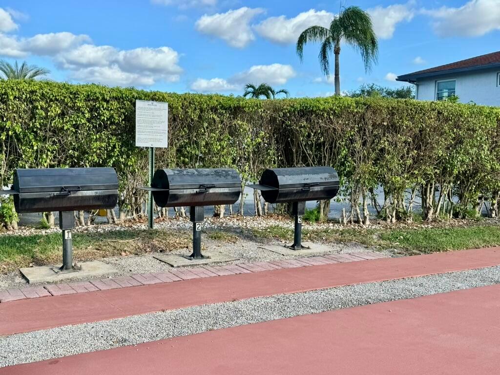 VILLAGES OF ORIOLE DEAUVILLE CONDO - Residential Lease