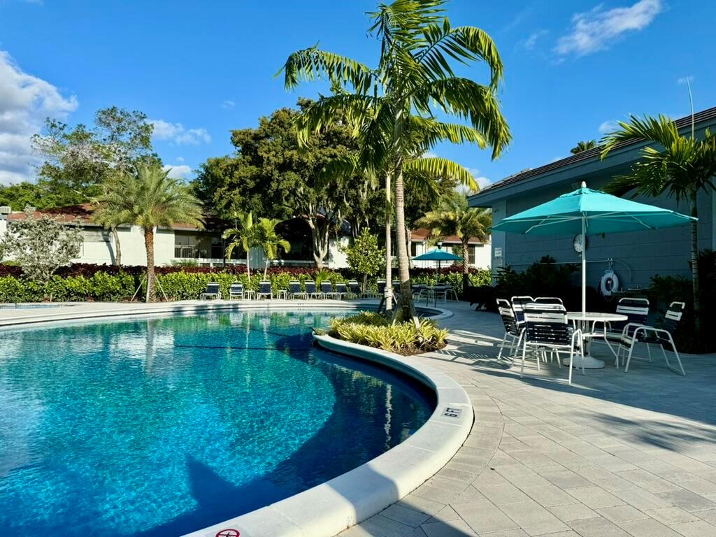 VILLAGES OF ORIOLE DEAUVILLE CONDO - Residential Lease