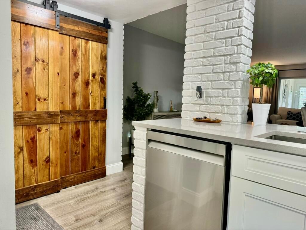 VILLAGES OF ORIOLE DEAUVILLE CONDO - Residential Lease