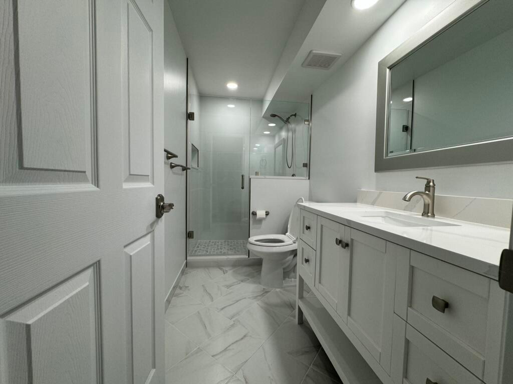 VILLAGES OF ORIOLE DEAUVILLE CONDO - Residential Lease