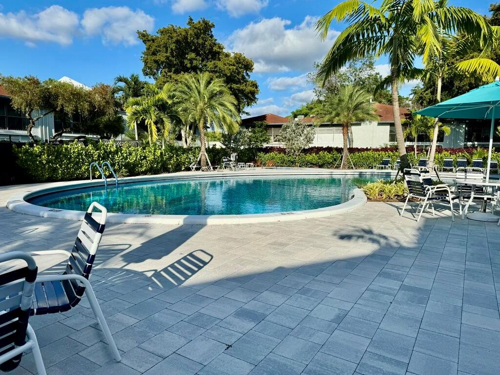 VILLAGES OF ORIOLE DEAUVILLE CONDO - Residential Lease