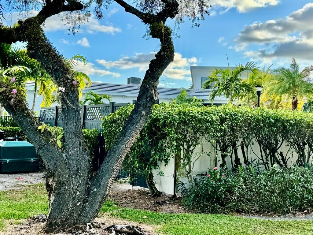 VILLAGES OF ORIOLE DEAUVILLE CONDO - Residential Lease