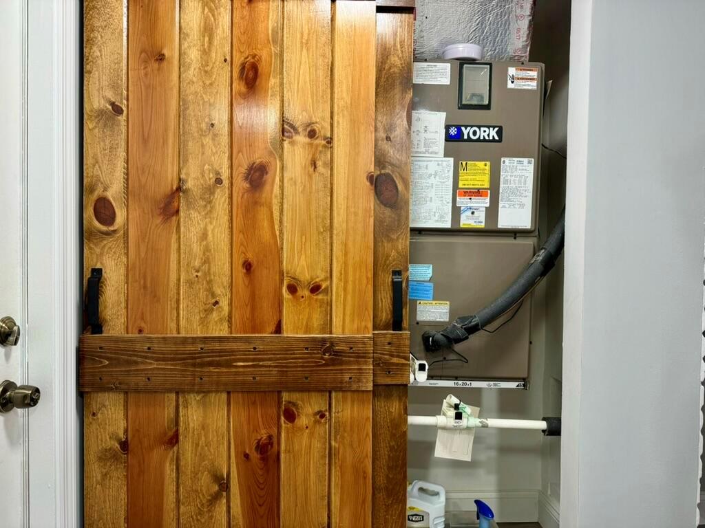 VILLAGES OF ORIOLE DEAUVILLE CONDO - Residential Lease