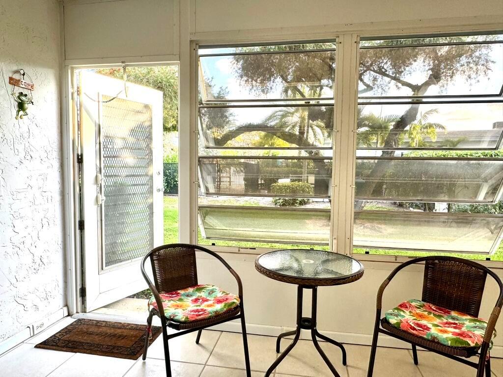 VILLAGES OF ORIOLE DEAUVILLE CONDO - Residential Lease