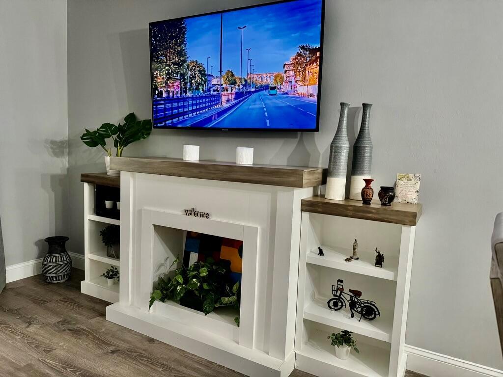 VILLAGES OF ORIOLE DEAUVILLE CONDO - Residential Lease