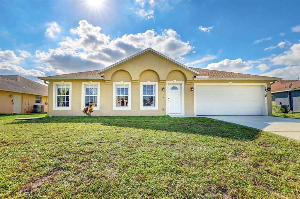 Photo of 2510 SW Chestnut Lane, Port St Lucie, FL 34953 (MLS # R10842350)