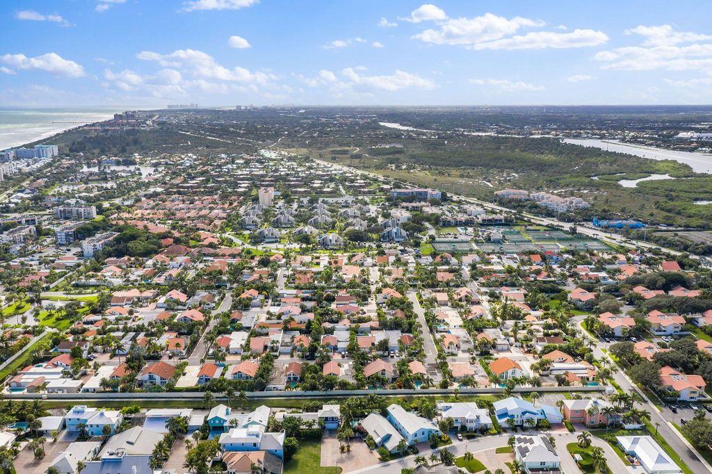 Photo of 101 W Sandpiper Circle, Jupiter, FL 33477 (MLS # R10921814)