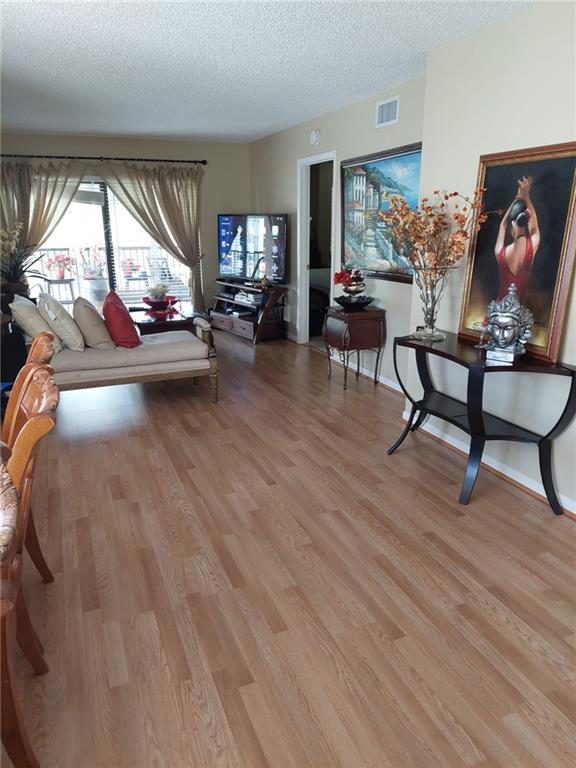 TOWNE GREENE CONDO - Residential