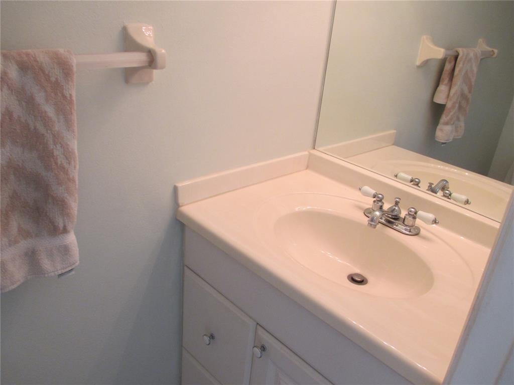 BANYAN LAKES - Residential