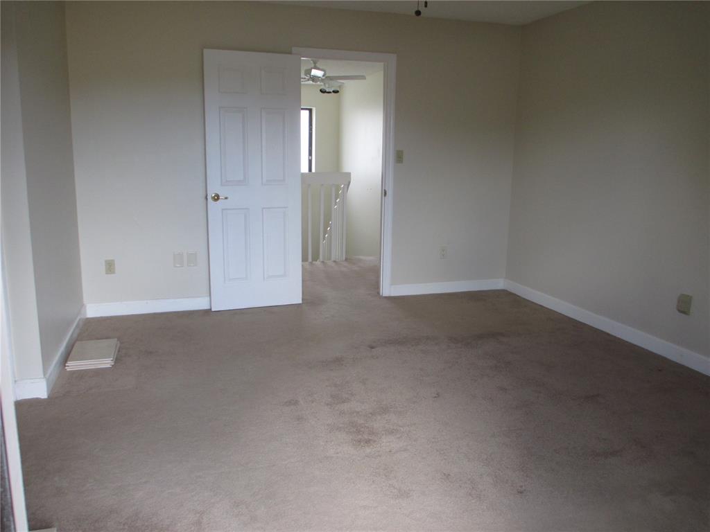 BANYAN LAKES - Residential