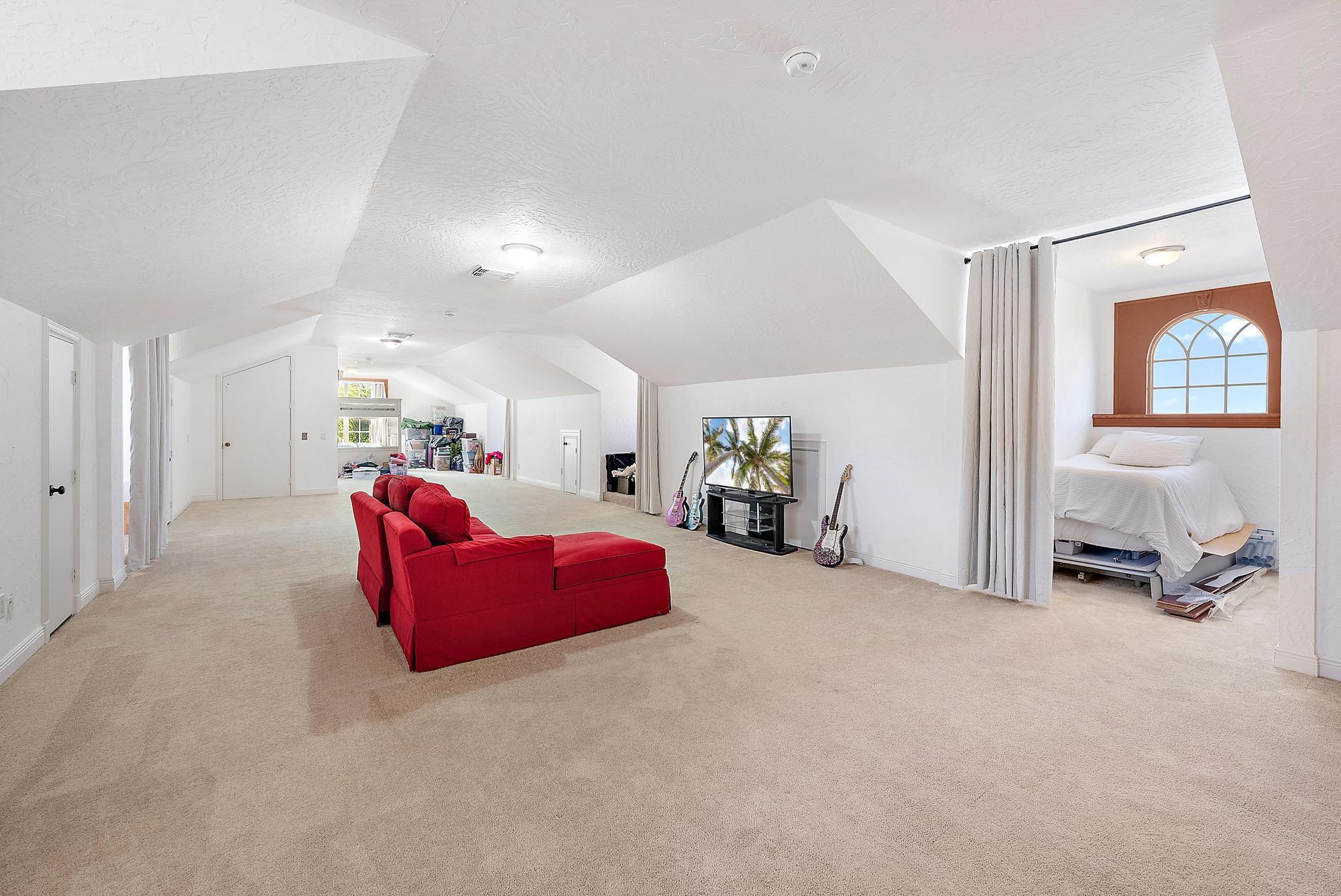 PALM POINT - Residential