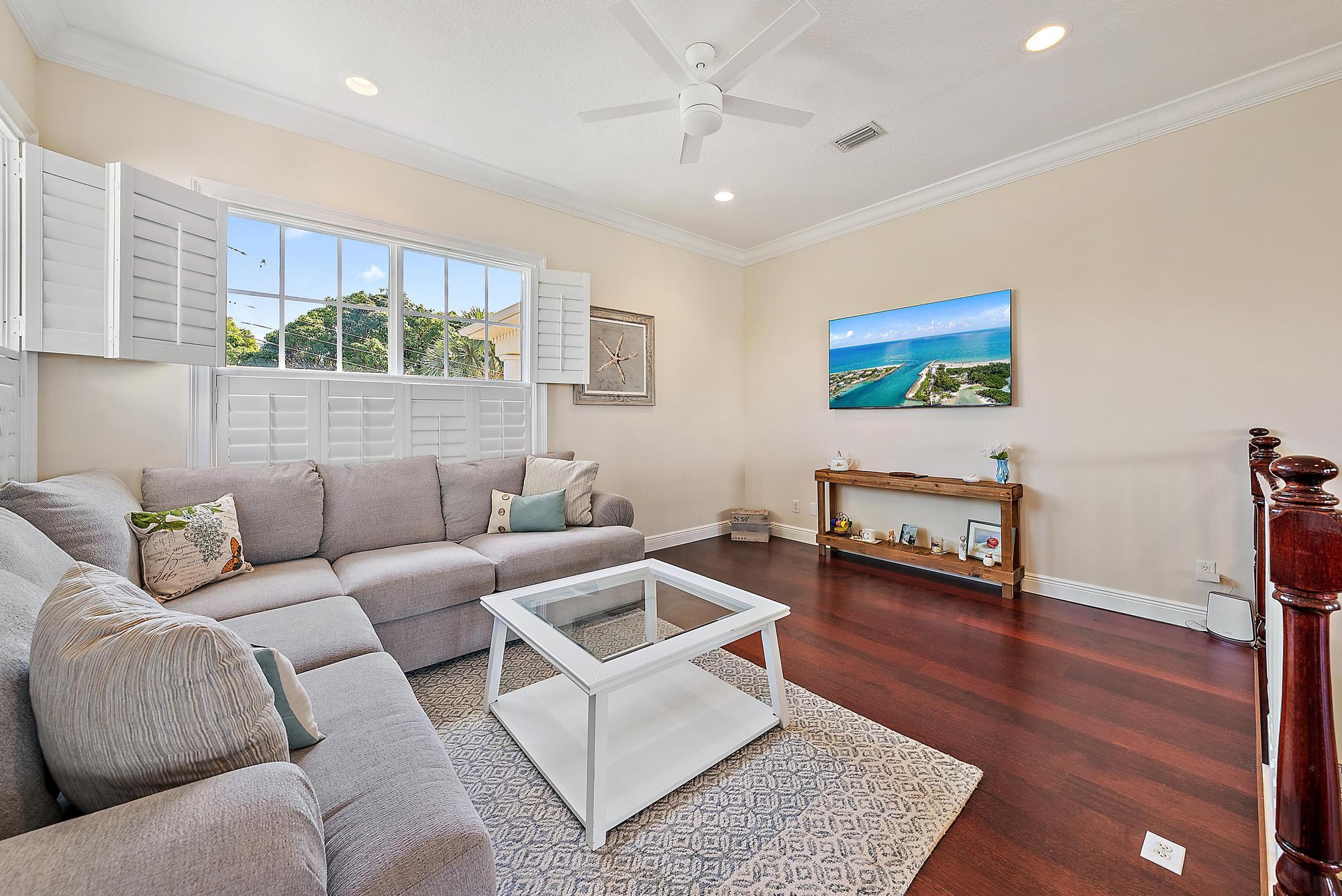 PALM POINT - Residential