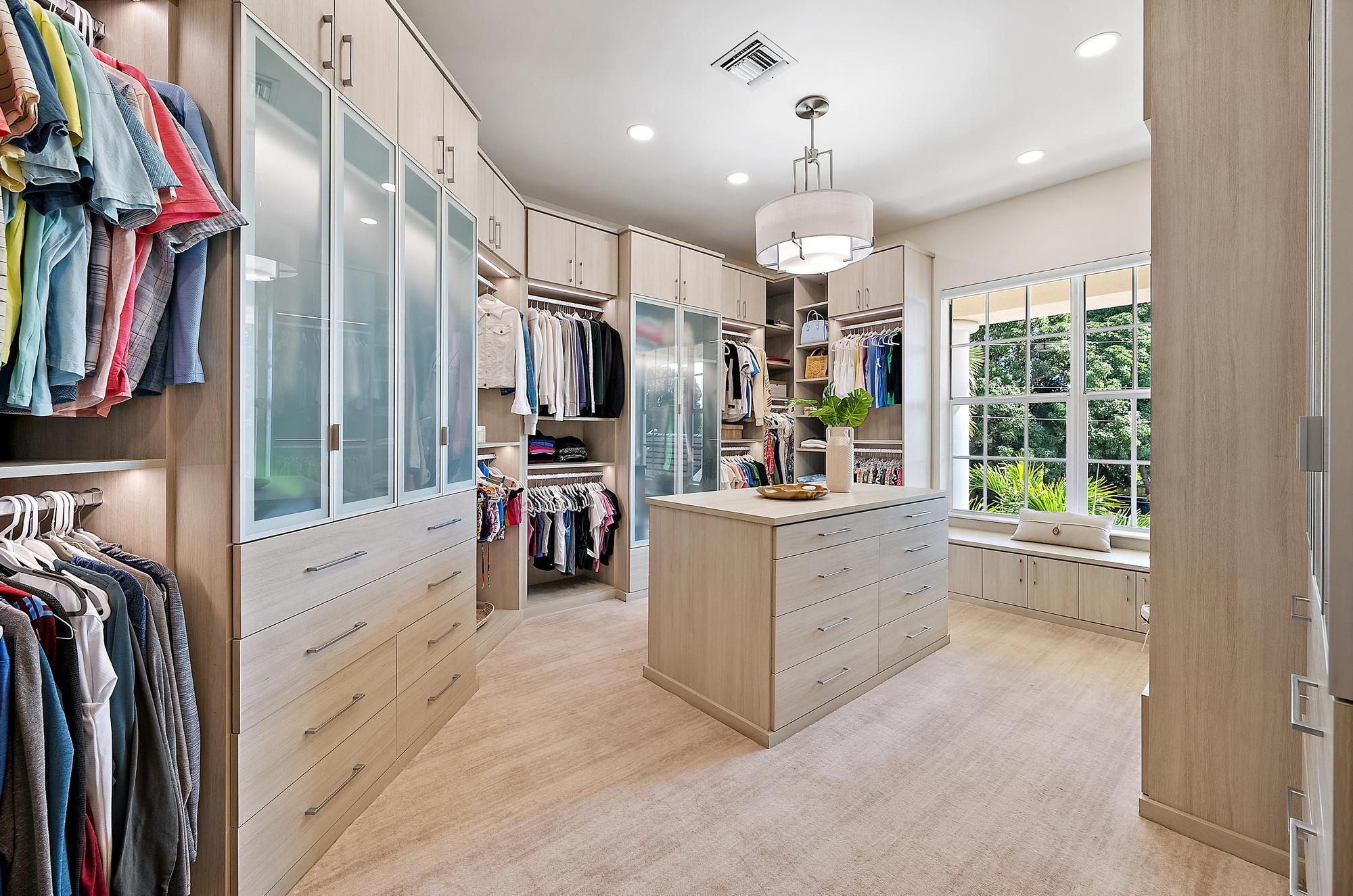 PALM POINT - Residential