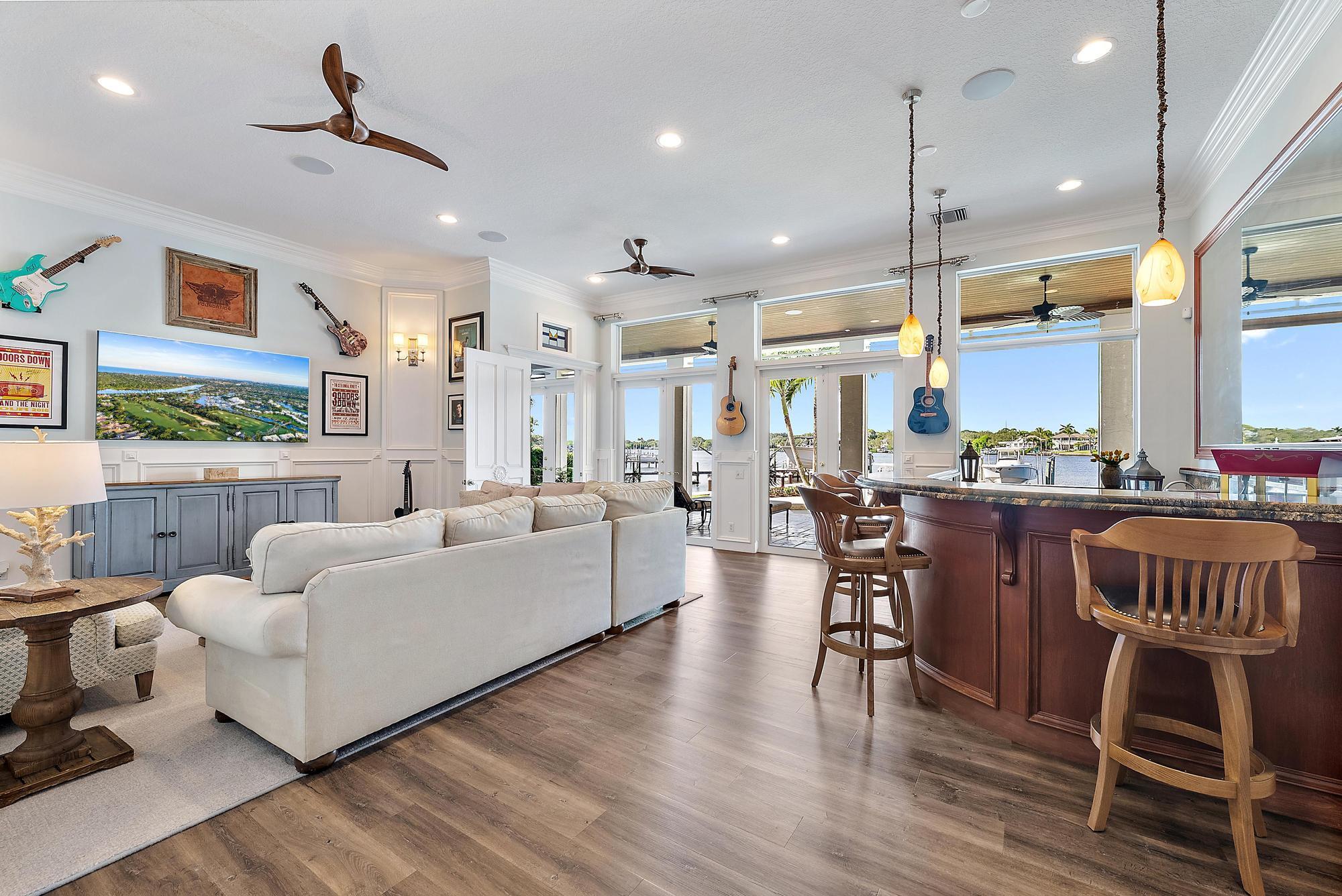 PALM POINT - Residential