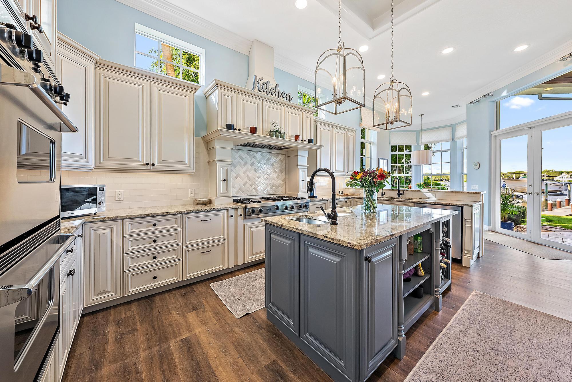 PALM POINT - Residential