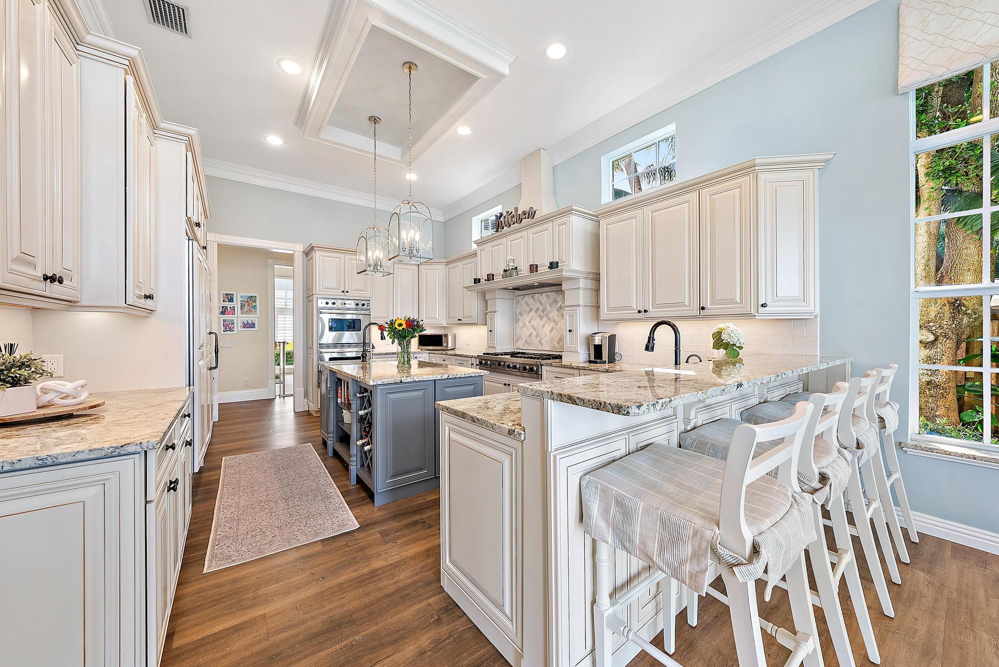 PALM POINT - Residential