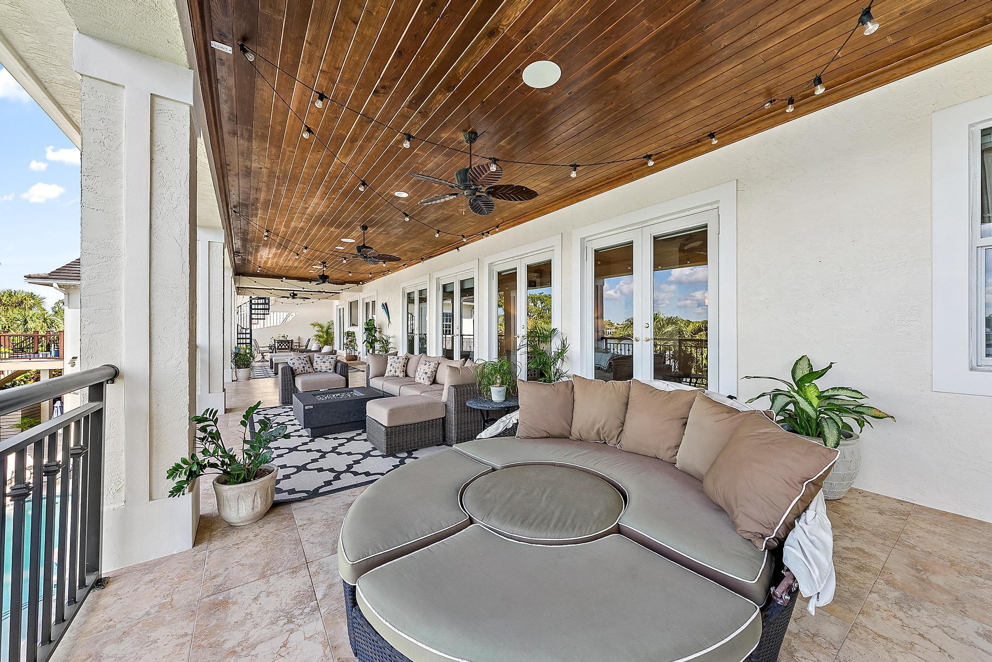 PALM POINT - Residential