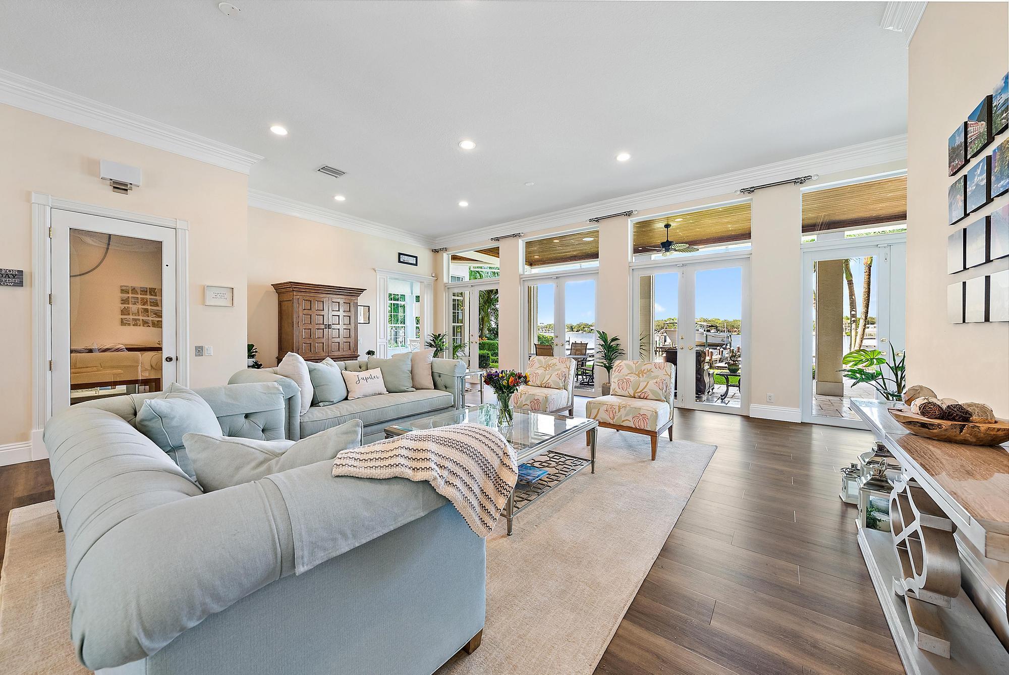 PALM POINT - Residential