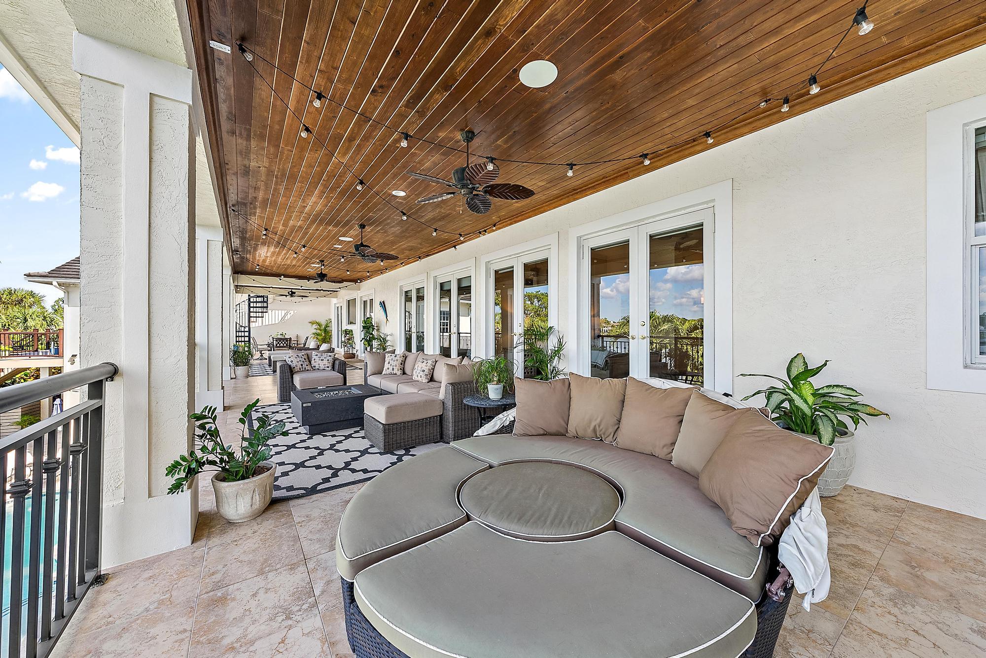 PALM POINT - Residential