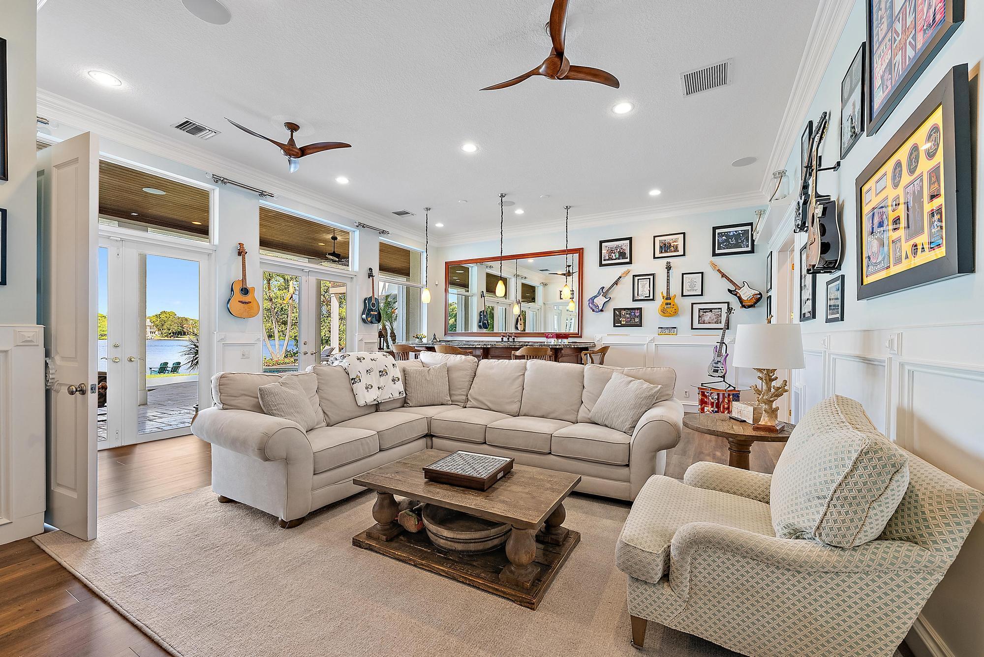 PALM POINT - Residential