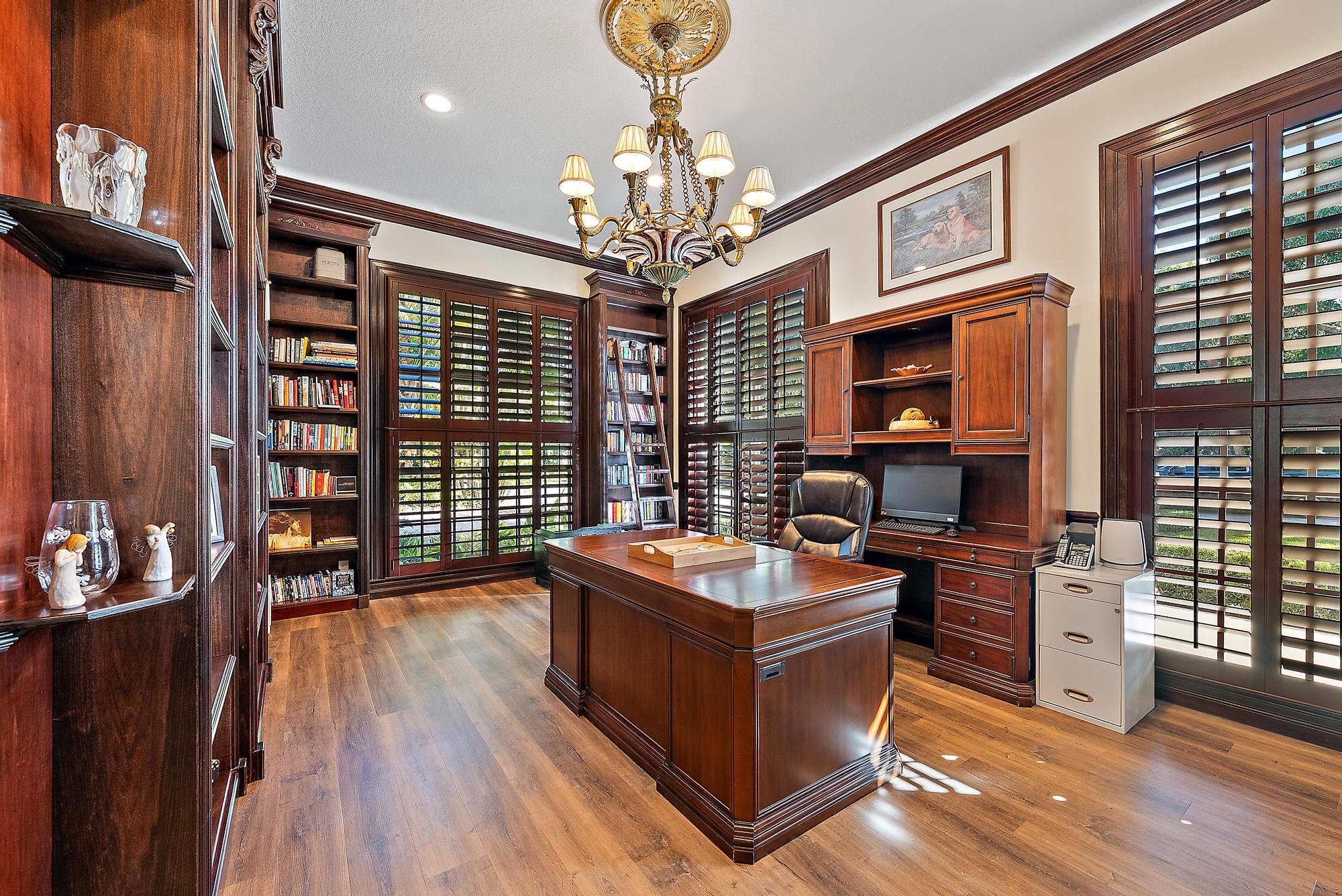 PALM POINT - Residential