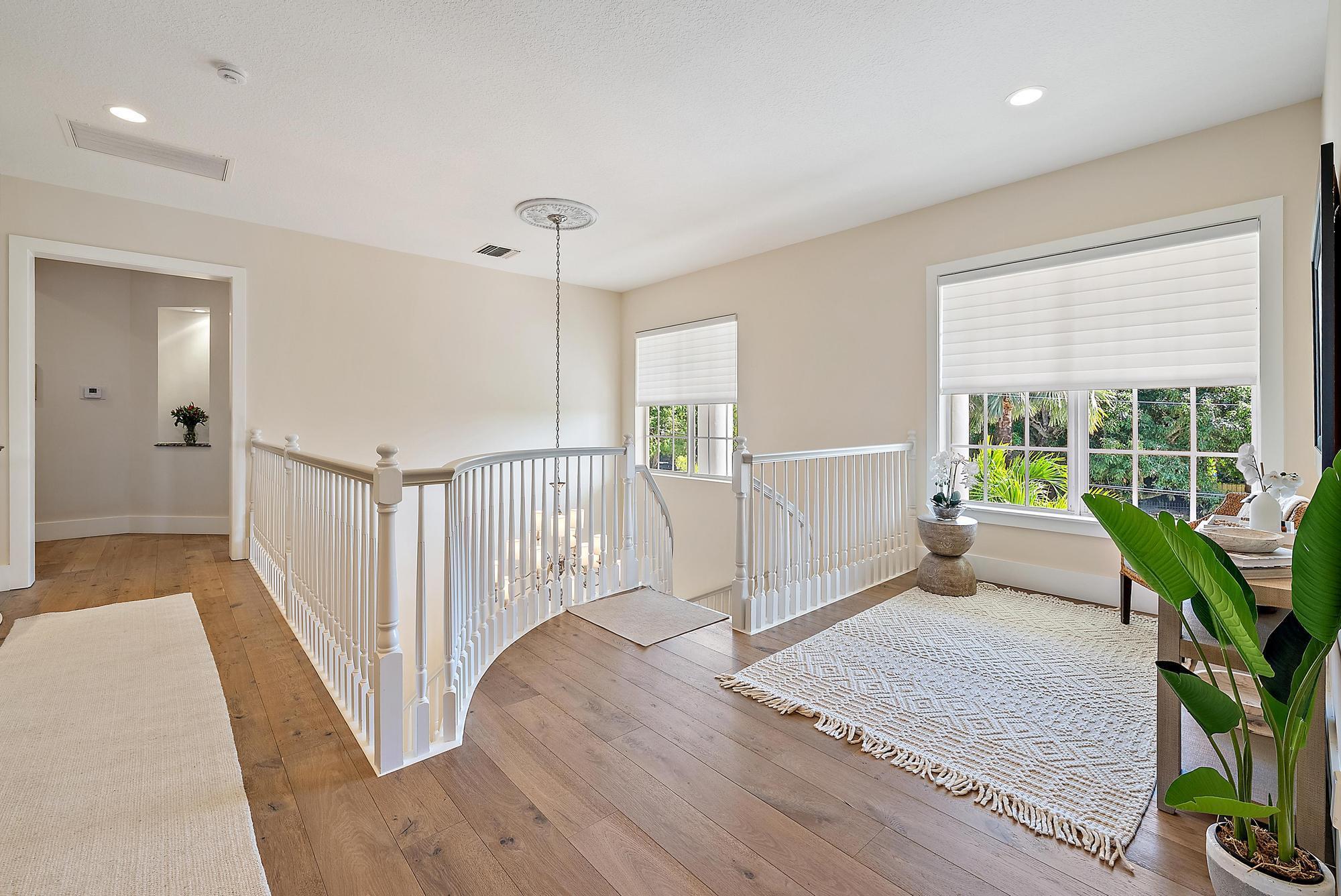 PALM POINT - Residential