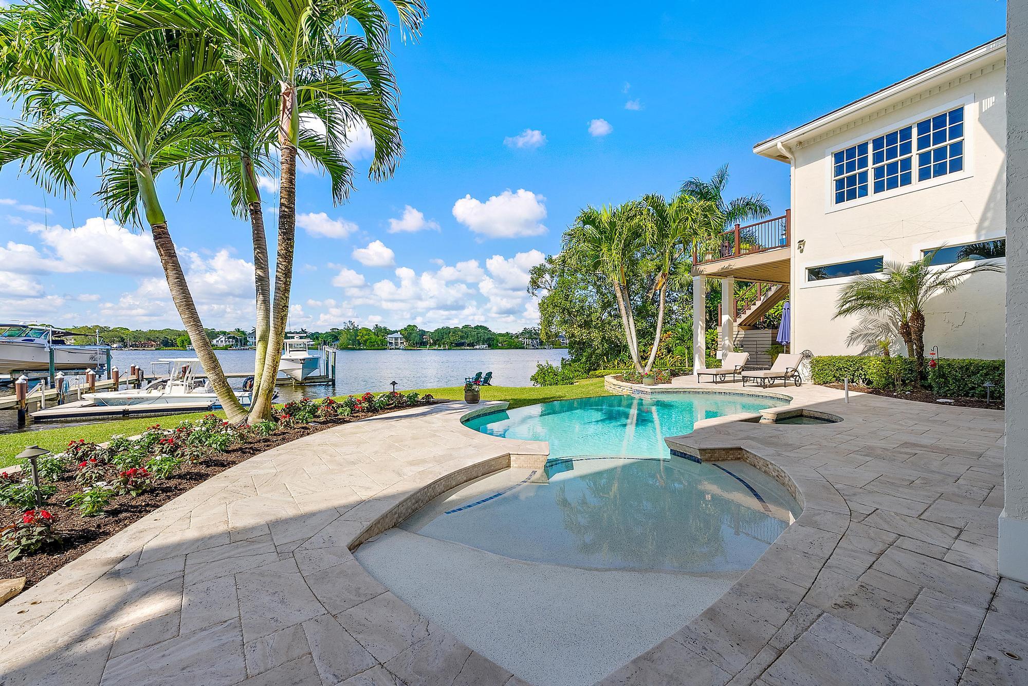 PALM POINT - Residential