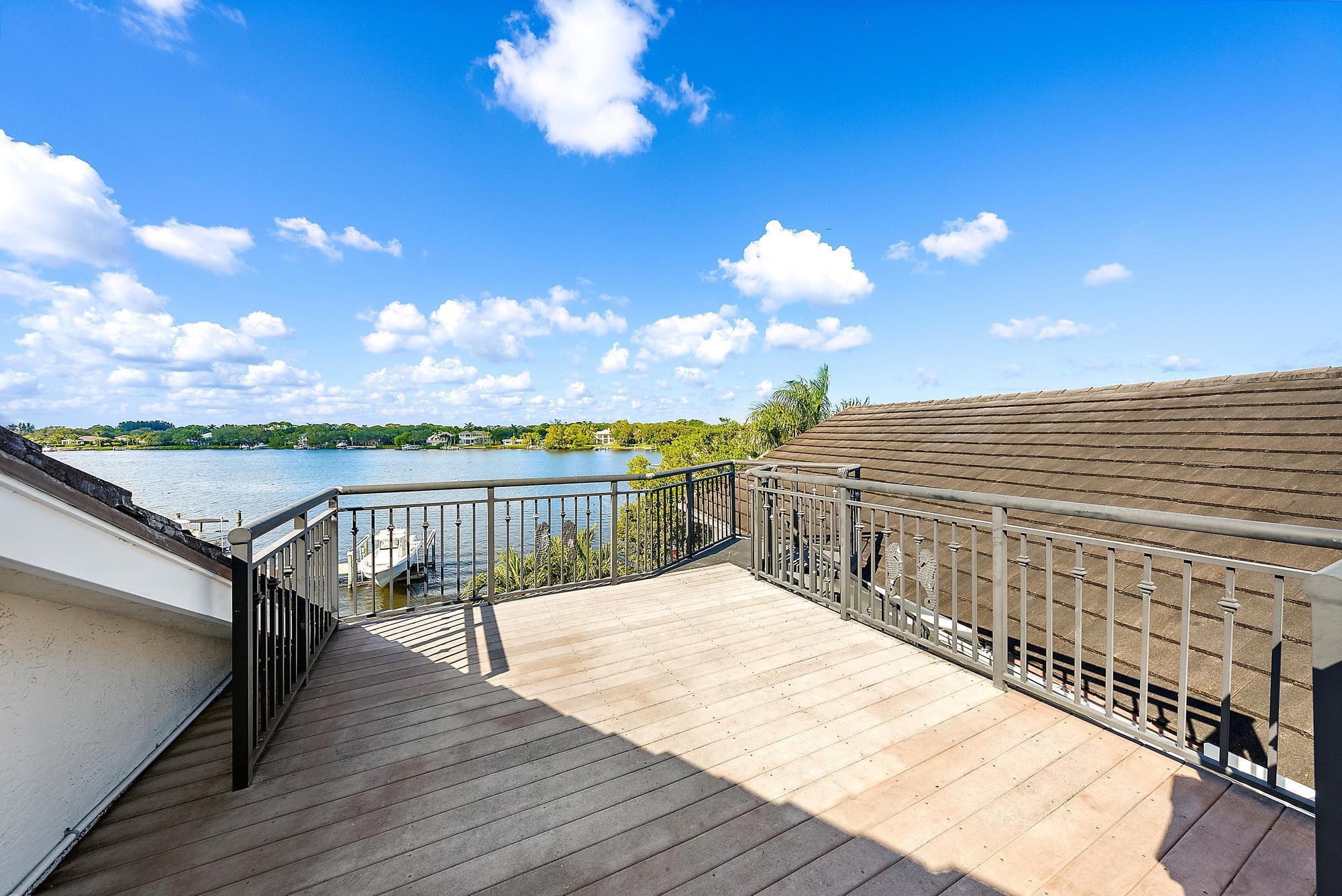 PALM POINT - Residential