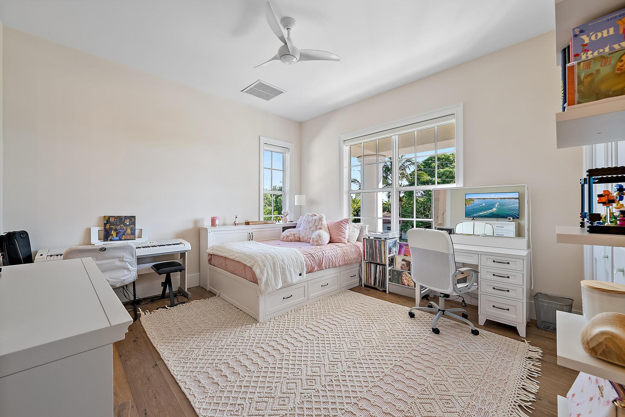 PALM POINT - Residential