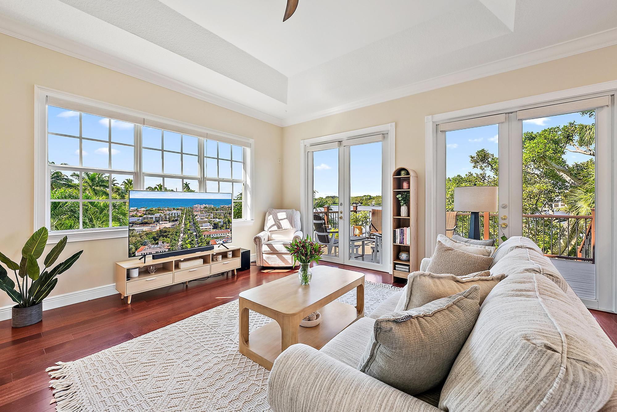 PALM POINT - Residential