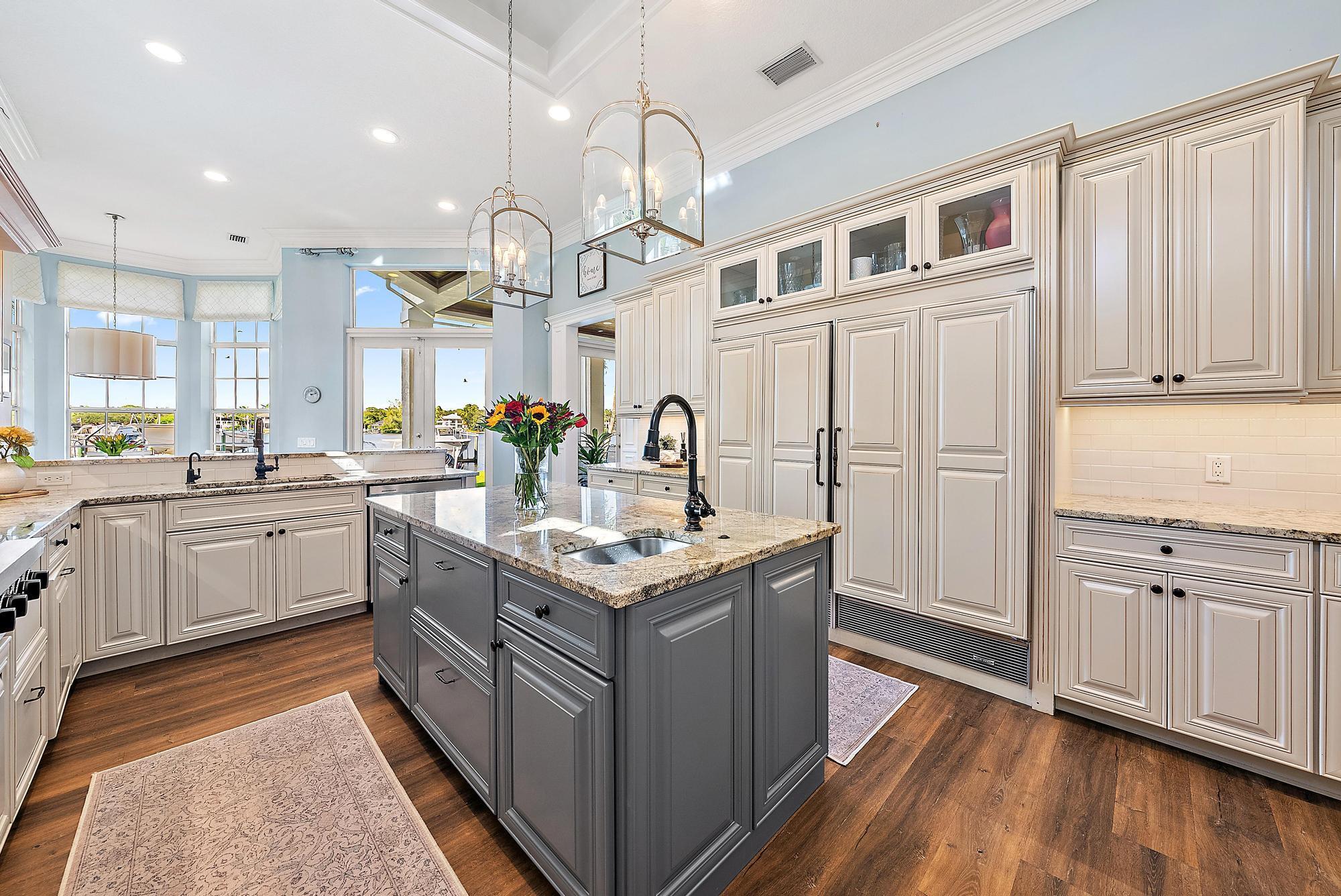 PALM POINT - Residential