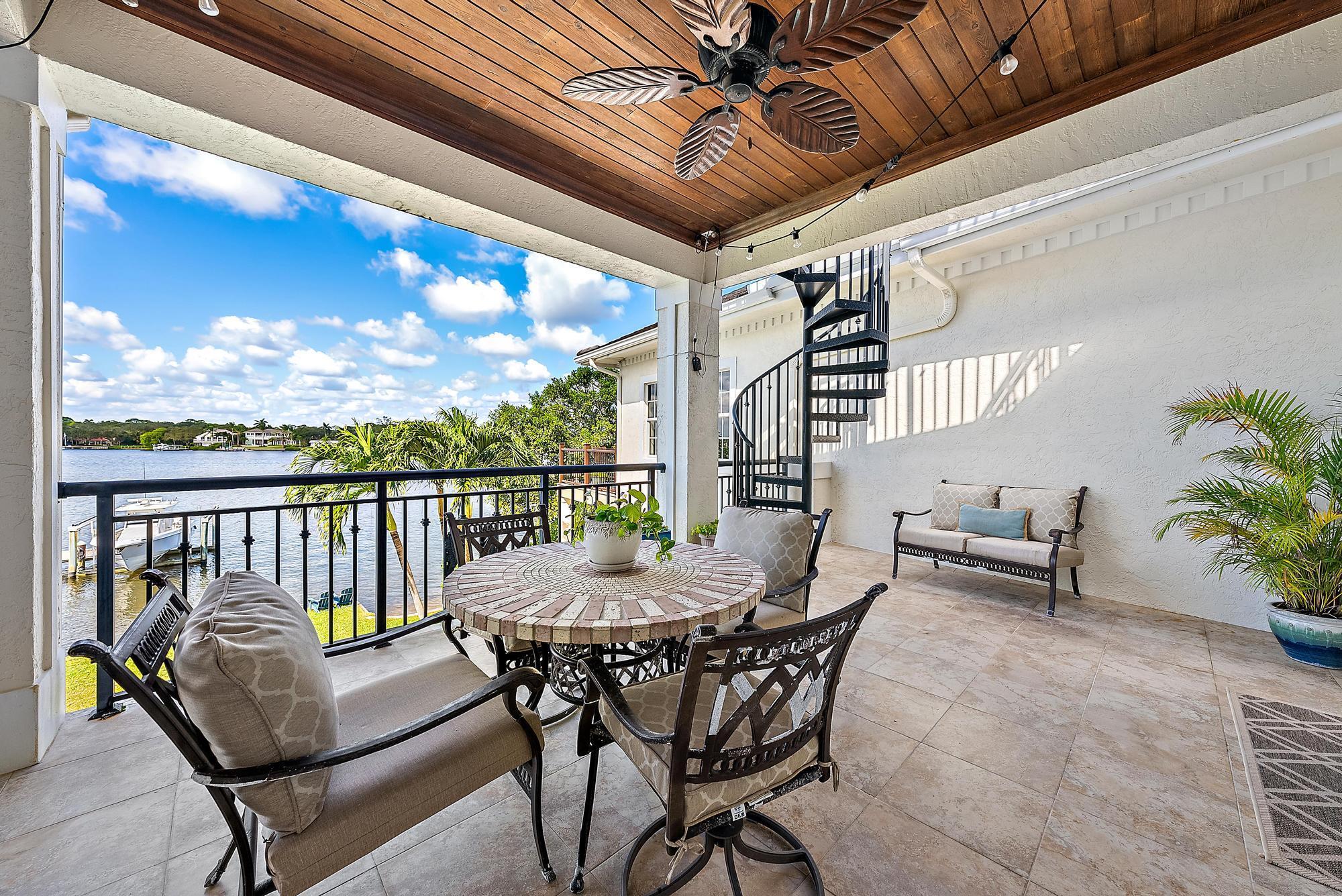 PALM POINT - Residential