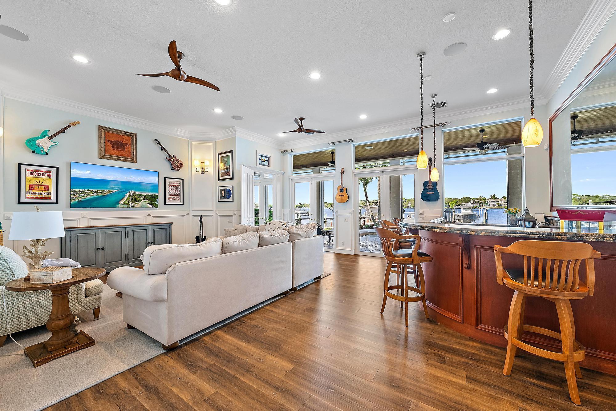 PALM POINT - Residential