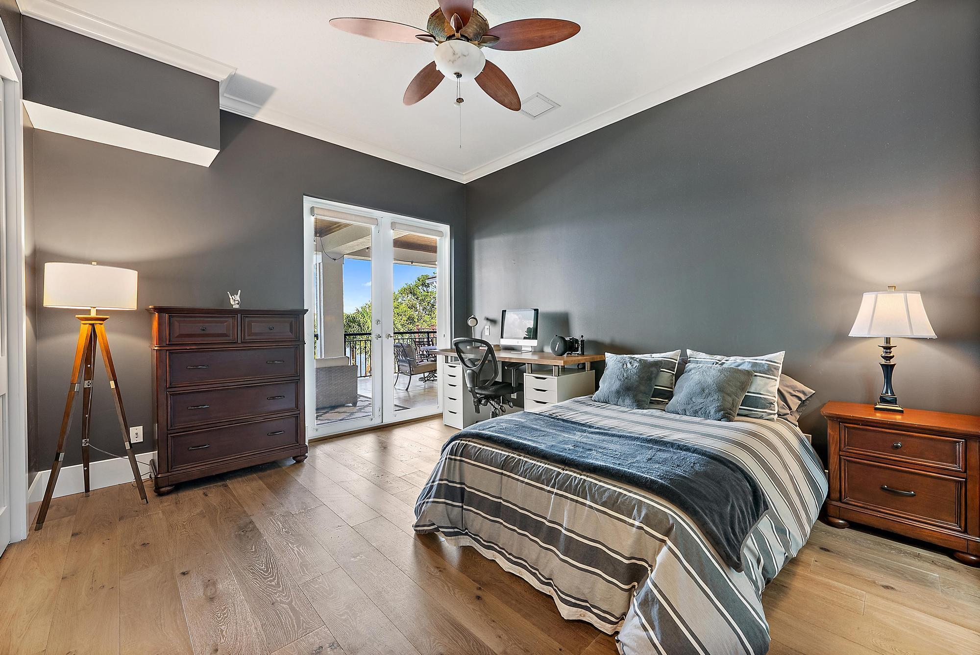 PALM POINT - Residential